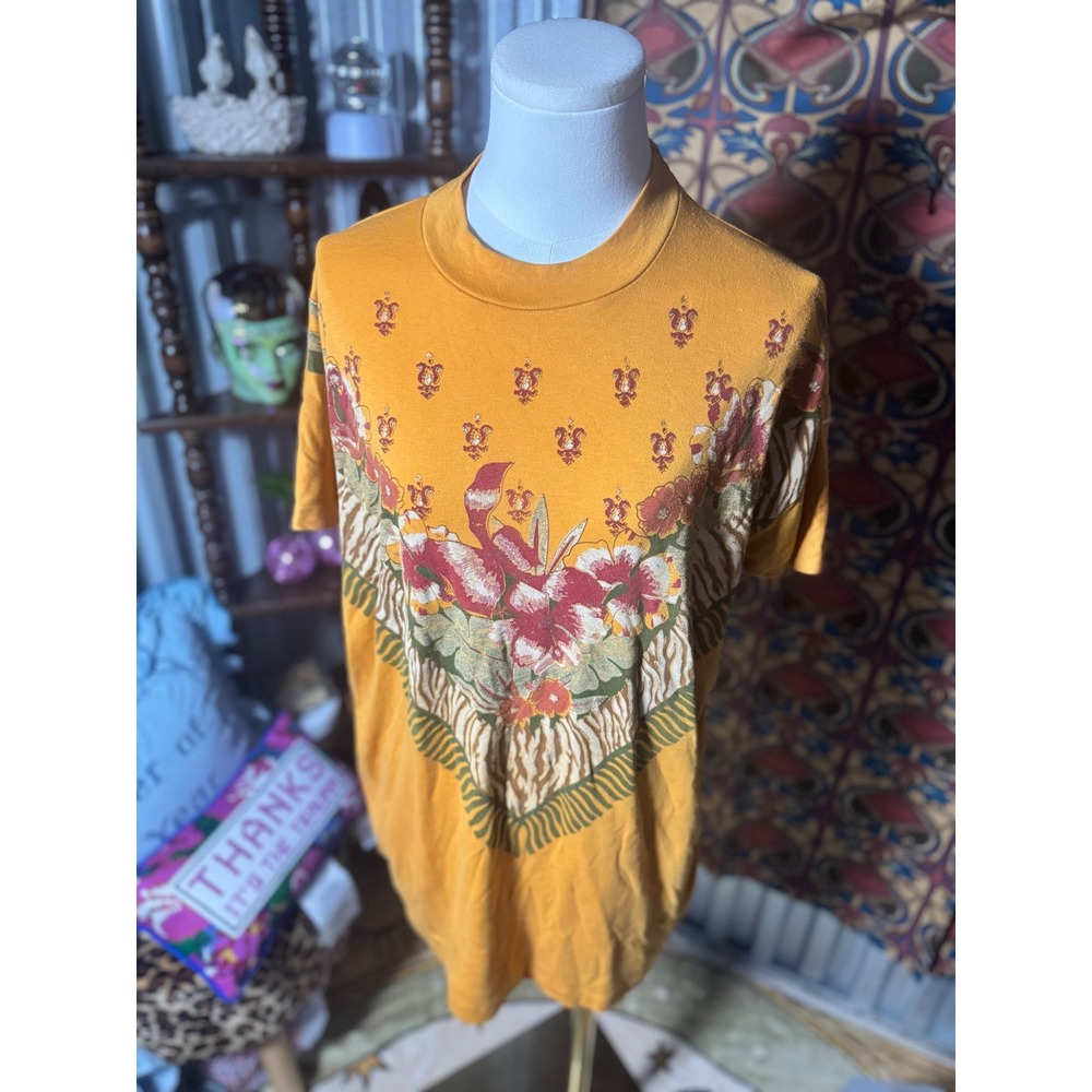 Vintage KT Sports T-Shirt XL Mustard Yellow‎ Floral Graphic Tee